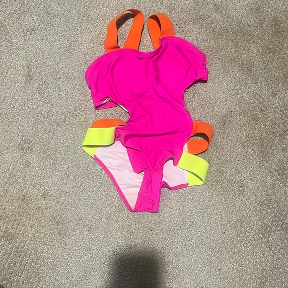 Color block strappy one piece - Picture 2 of 3